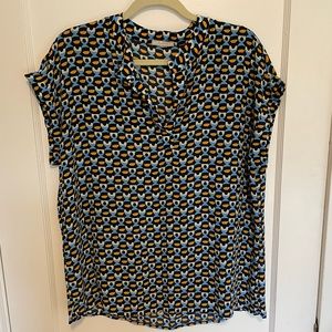 PLEIONE geometric drapey short sleeve blouse, size L